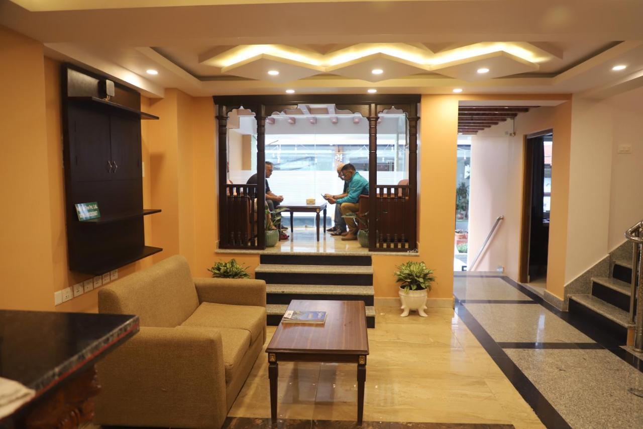 Hotel Pipal Tree Катманду Экстерьер фото
